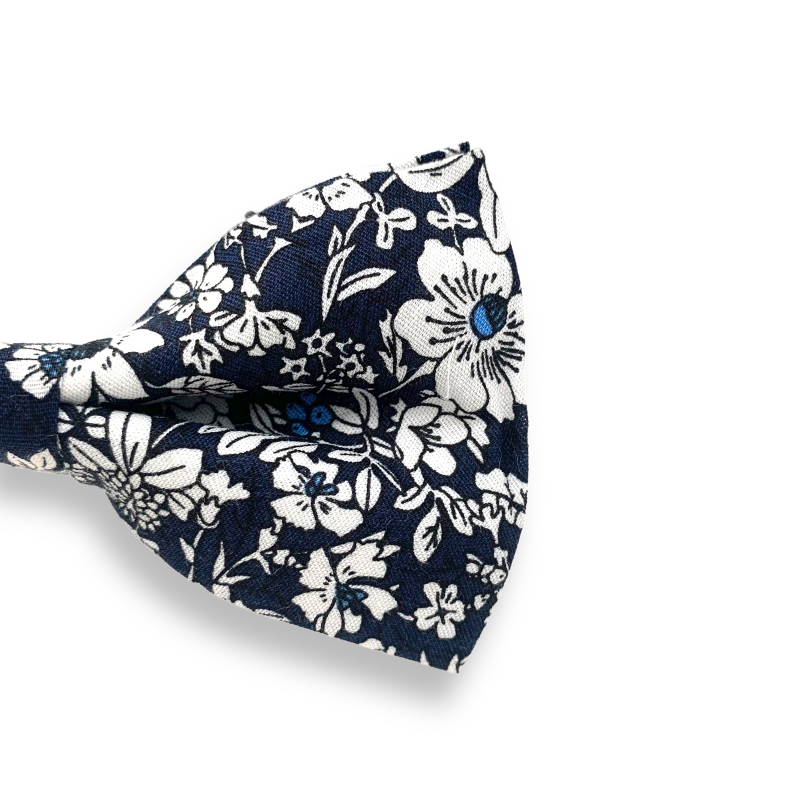 Modrý pánský motýlek Květiny