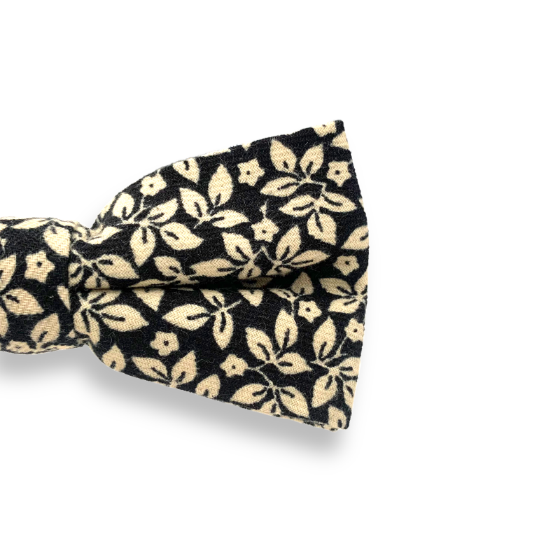 Černý pánský motýlek Listy 