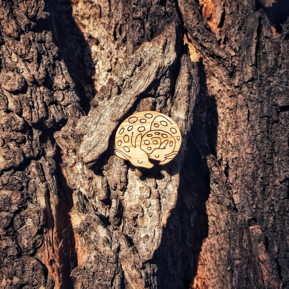 Dřevěná brož Srnka s malým 