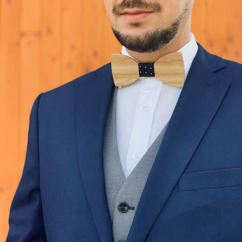 Dřevěný pánský motýlek Classic Hvězdy 