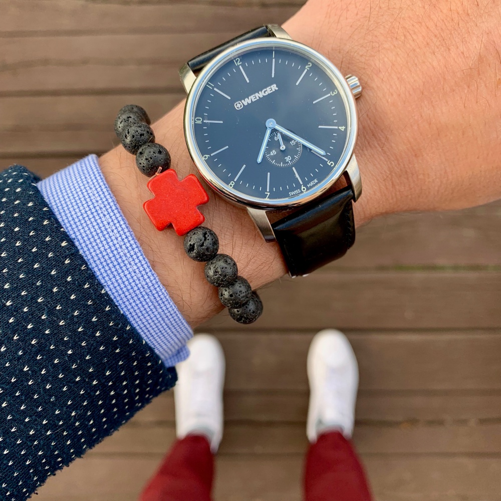 Černý náramek Červený kříž 