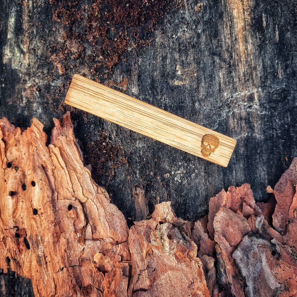 Dřevěná spona na kravatu Lebka 