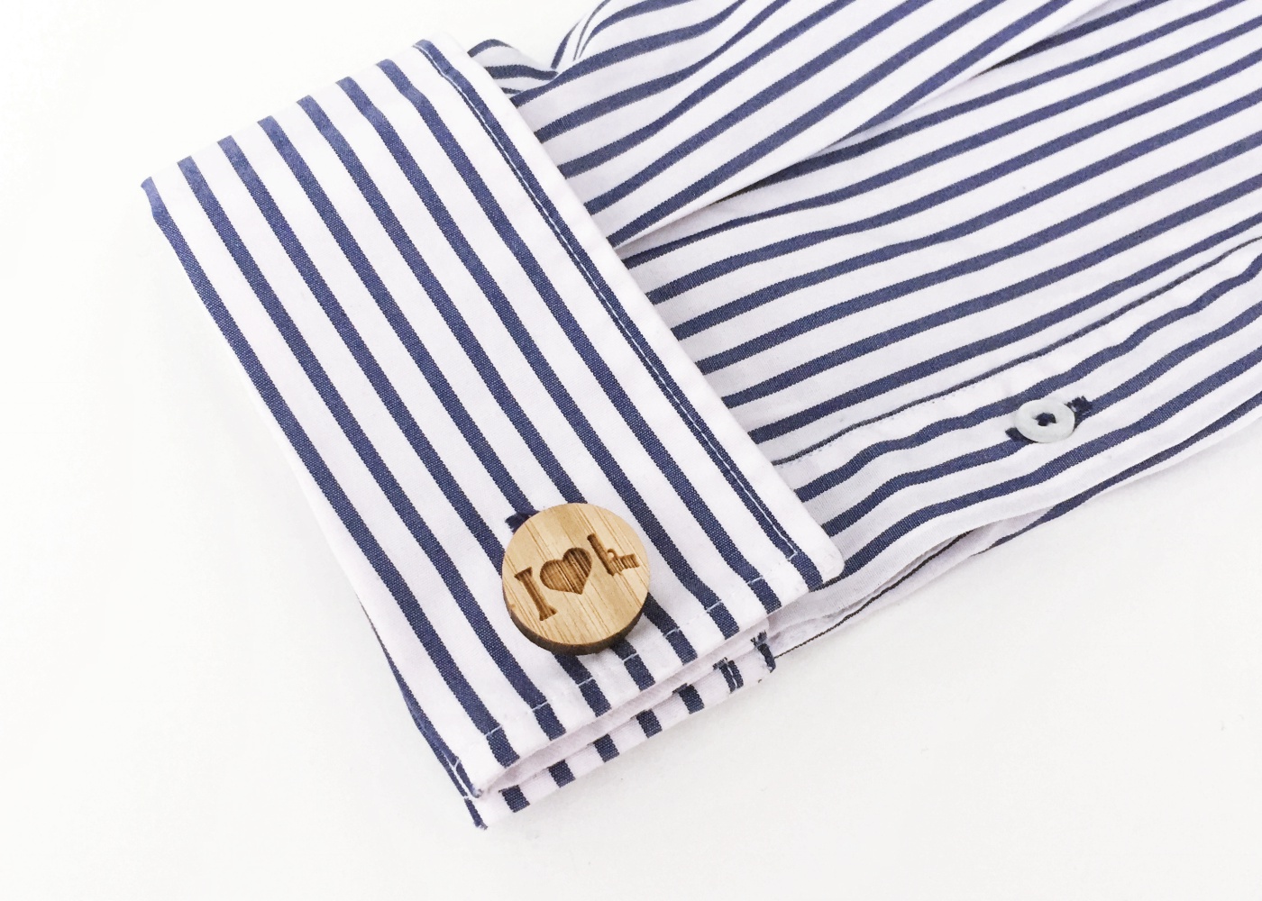 Dřevěné manžetové knoflíčky I love Gun 