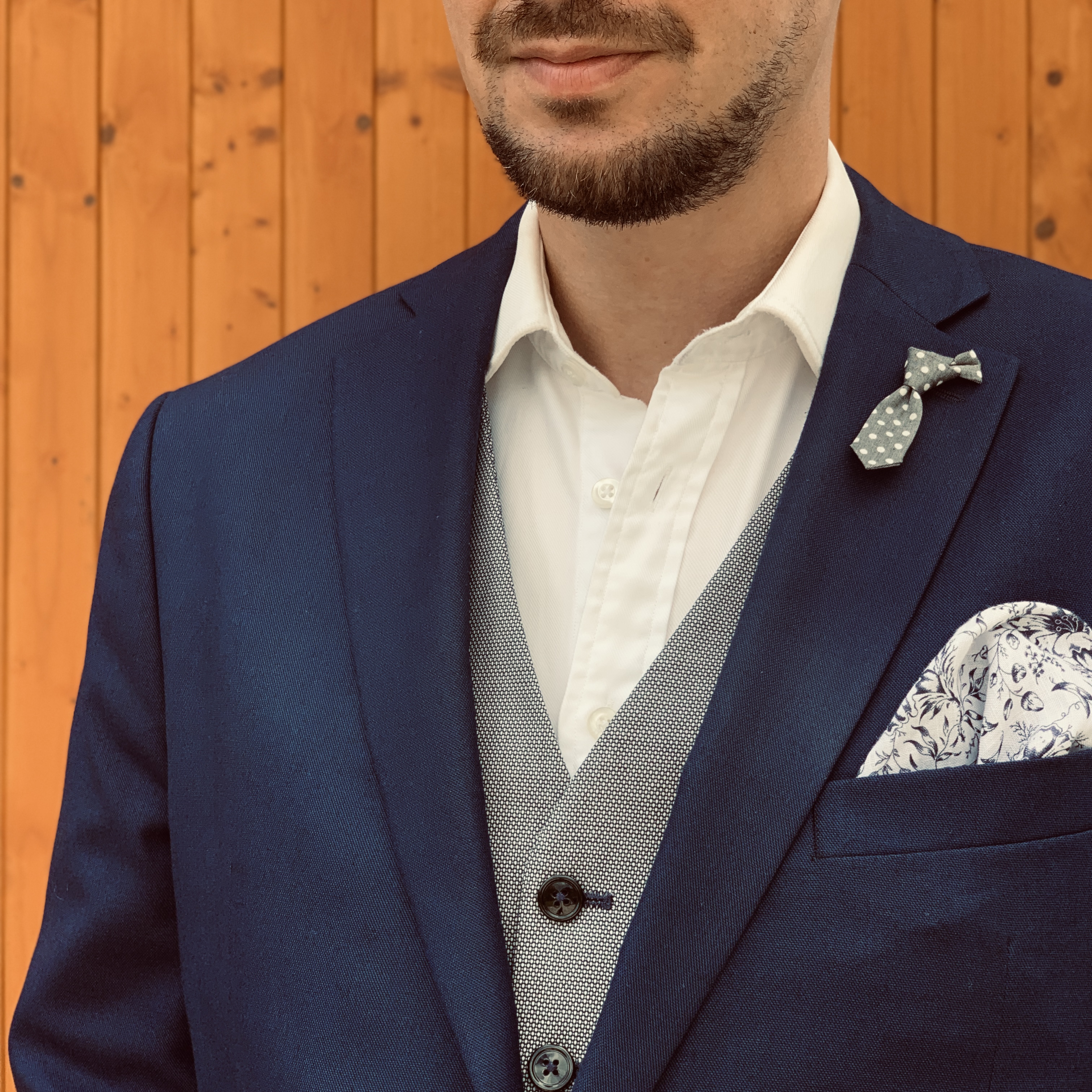 Šedá brož Kravata dot 