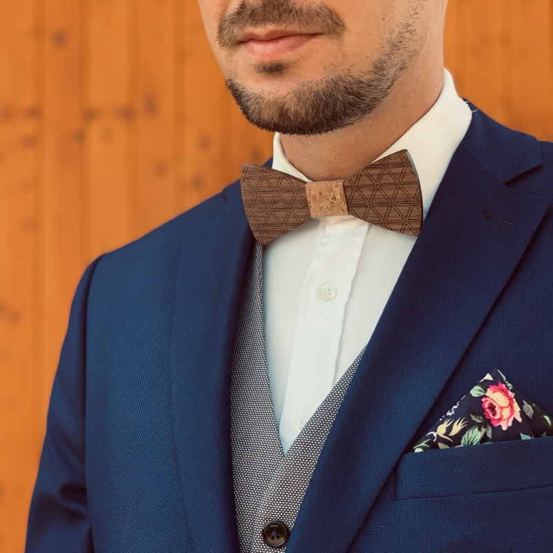 Dřevěný pánský motýlek Triangle Korek 