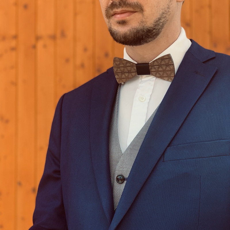 Dřevěný pánský motýlek Triangle Leather 