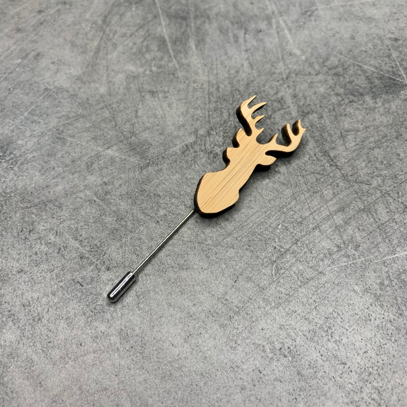 Dřevěná brož Jelen hlava 