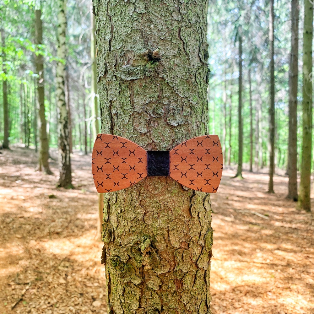 Dřevěný pánský motýlek Mahoosive Spider - semiš 