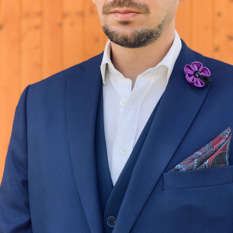 Fialovo - černá brož Arrow Color