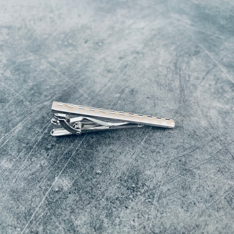 Stříbrná spona na kravatu Šachovnice 