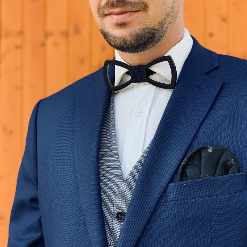 Dřevěný pánský motýlek Mahoosive černá Vrtule - denim 