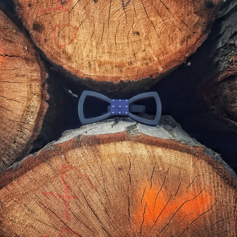 Dřevěný pánský motýlek Mahoosive černá Vrtule - dot