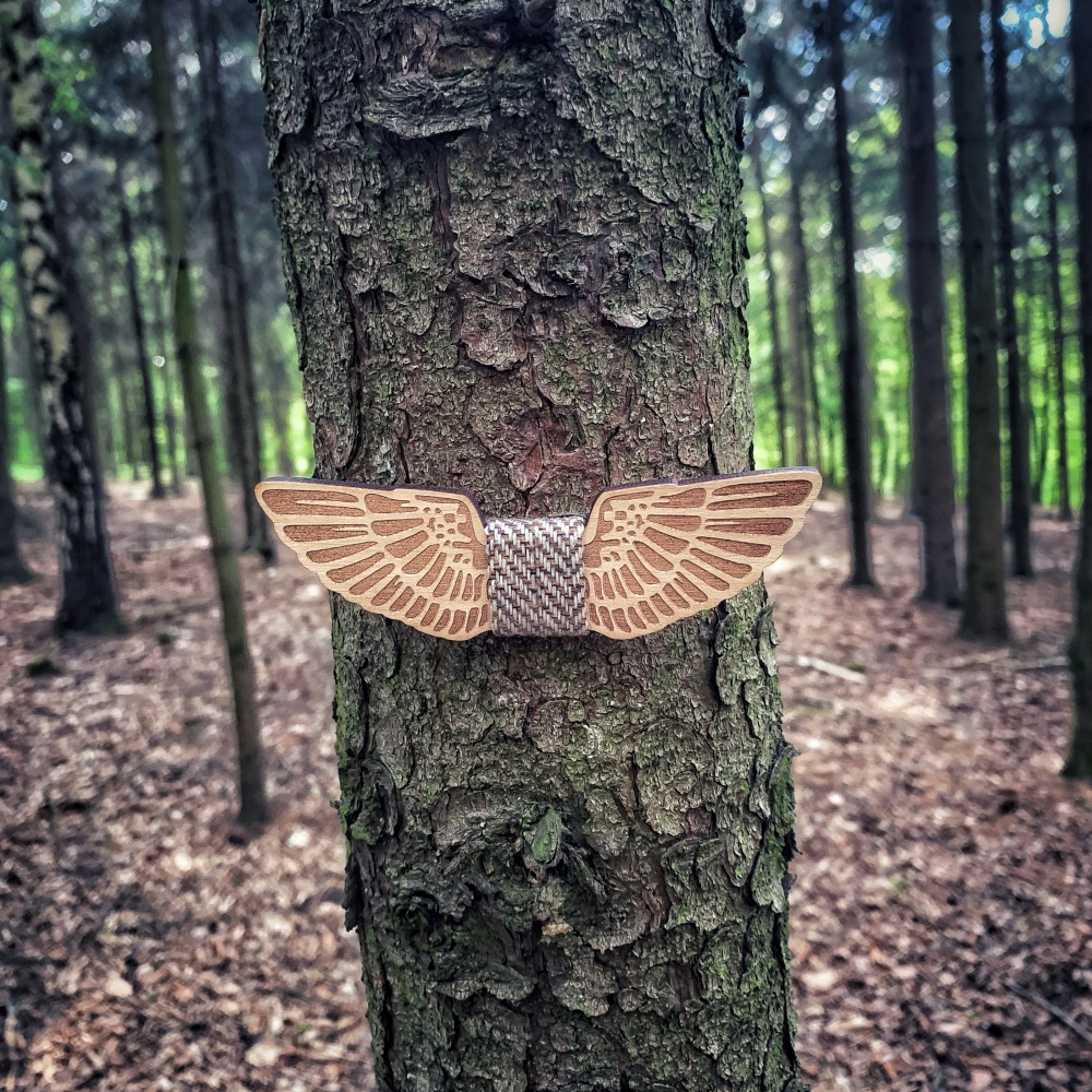 Dřevěný pánský motýlek Křídla - stripe 