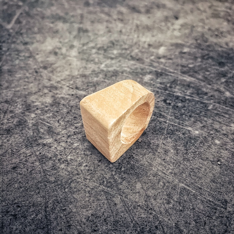 Béžový dřevěný prsten Wood vel. 17