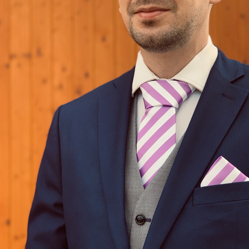 Fialovo - bílý set kravata, kapesník a manžetové knoflíčky Stripe 