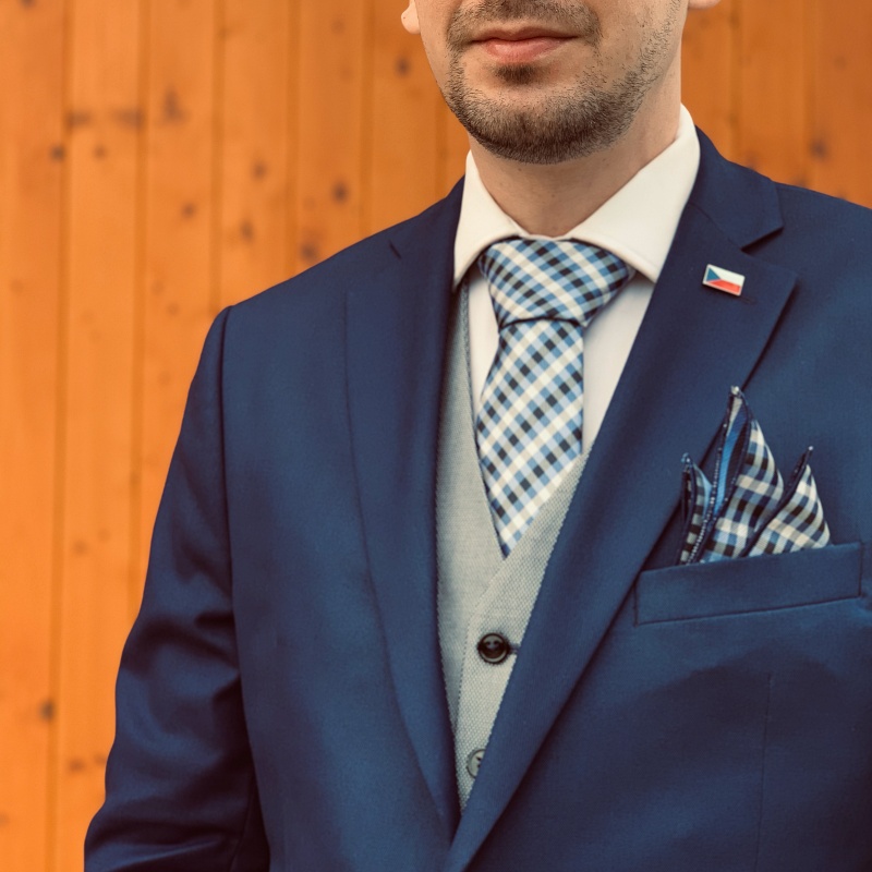 Modro - stříbrno - černý set kravata, kapesník a manžetové knoflíčky Kostičky 