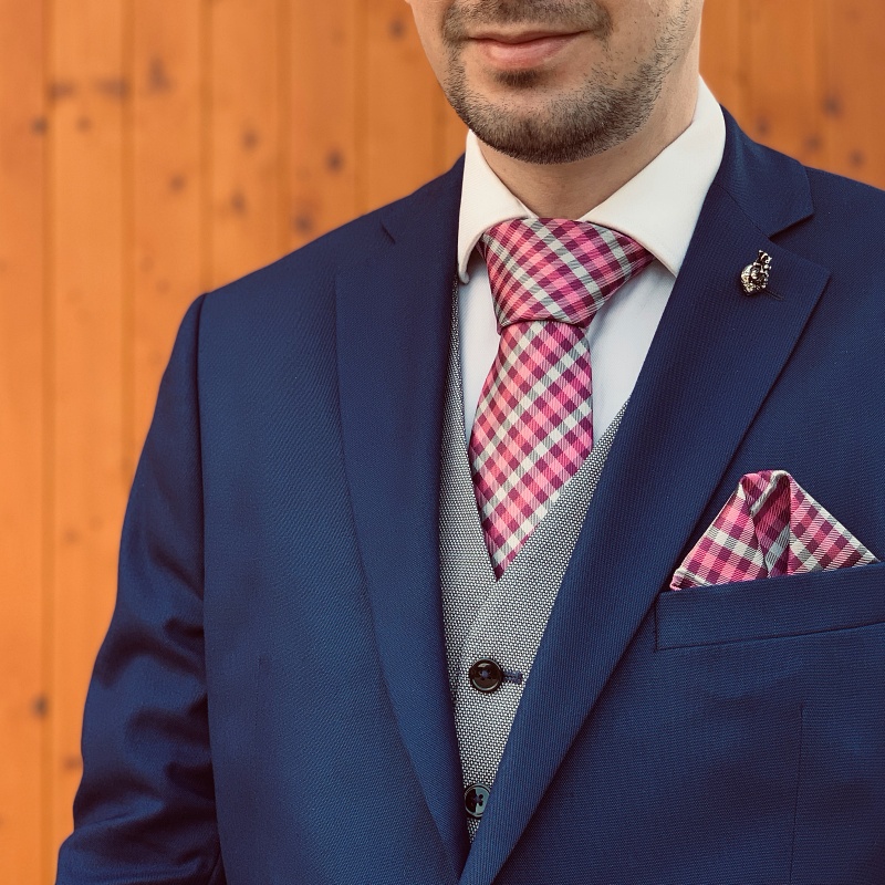 Růžovo - šedo - černý set kravata, kapesník a manžetové knoflíčky Kostičky 