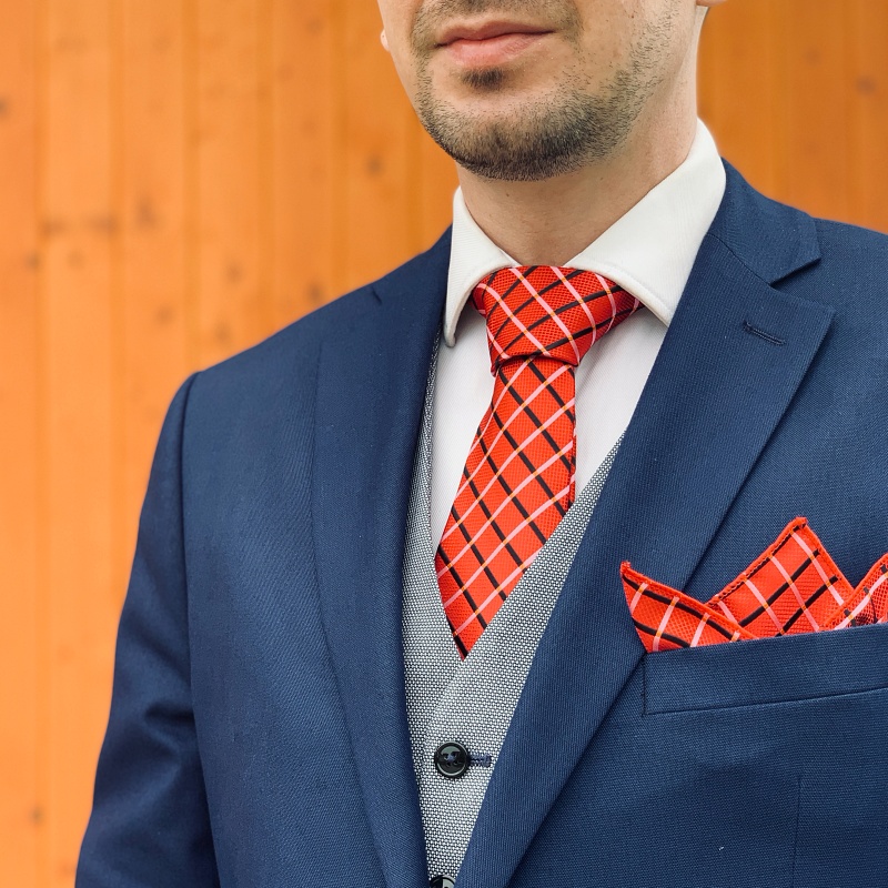 Červený set kravata, kapesník a manžetové knoflíčky Mřížka