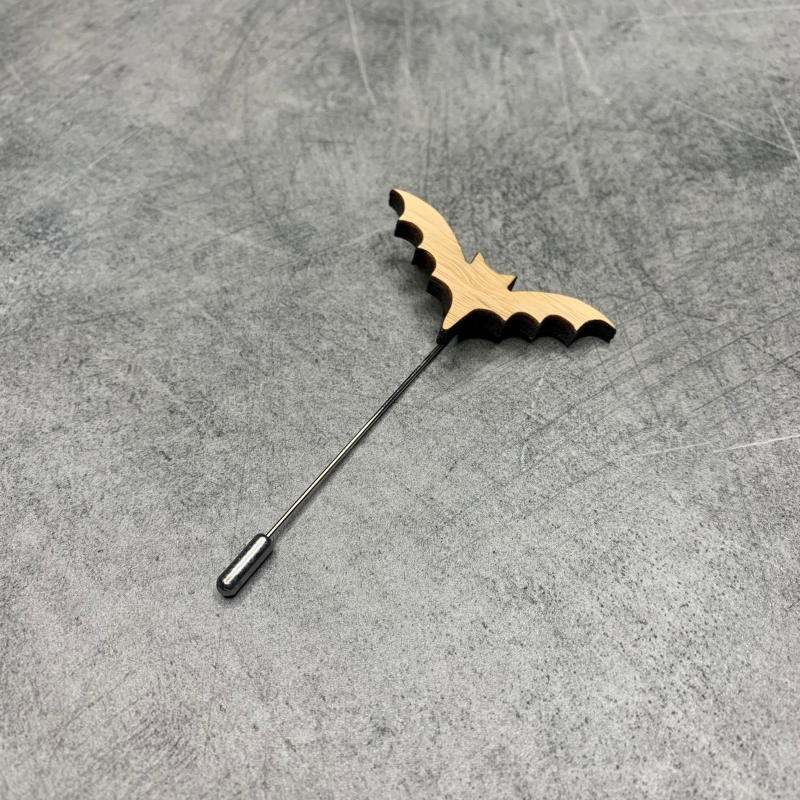 Dřevěná brož Netopýr