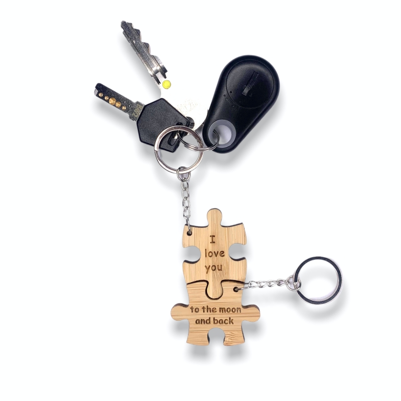 Dřevěná klíčenka Puzzle I love you to the moon and back