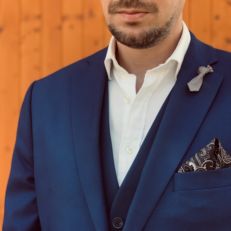 Černo - stříbrná brož Kravata stripe 