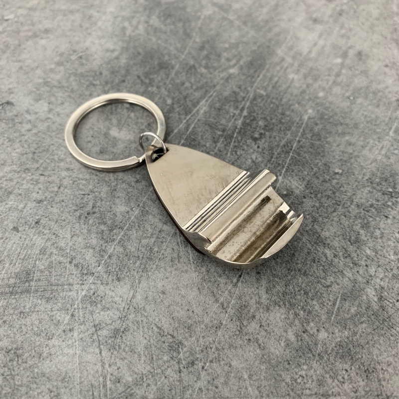 Dřevěná klíčenka Triangle Kotva s otvírákem na pivo 