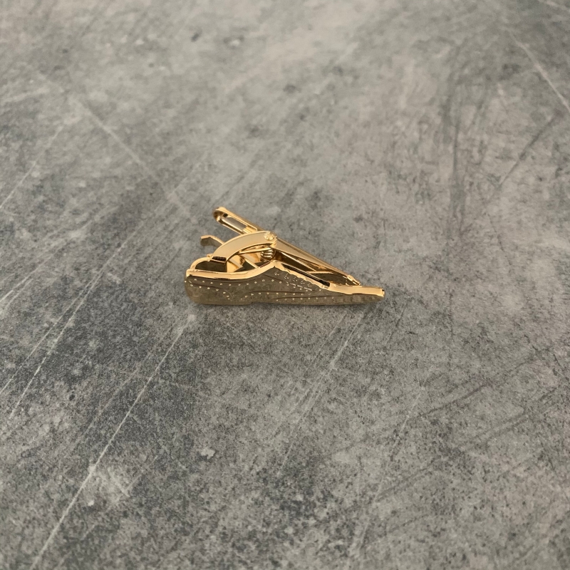 Zlatá spona na kravatu Bota 