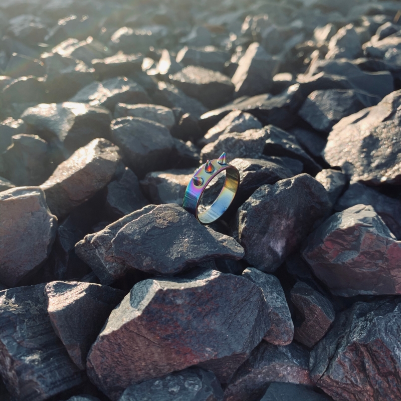 Duhový prsten Hrot vel. 8