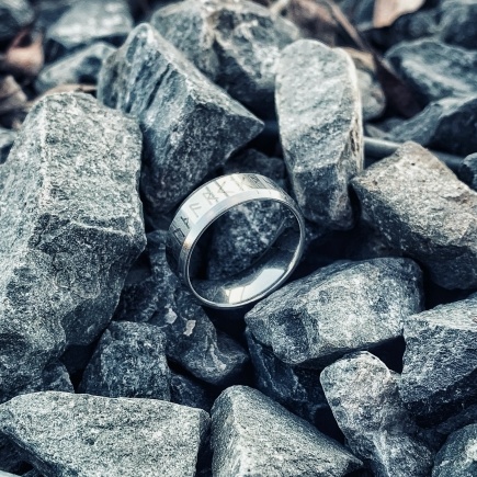 Stříbrný prsten Runy vel. 8