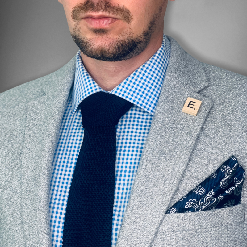 Brož Scrabble písmeno E