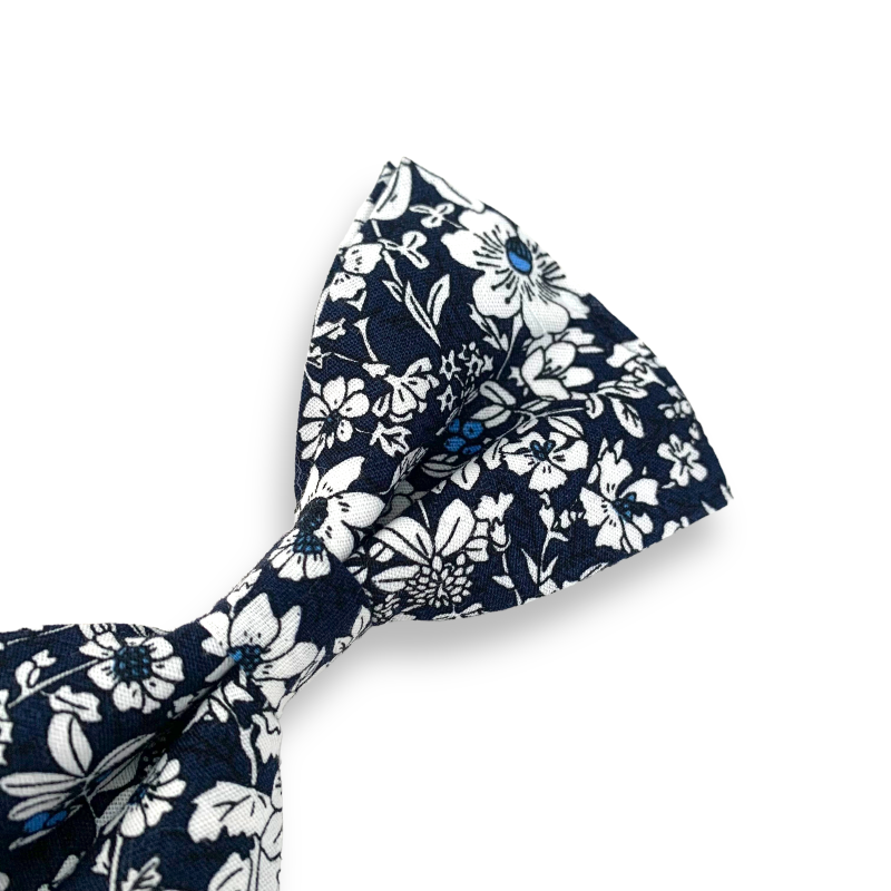 Modrý pánský motýlek Květiny