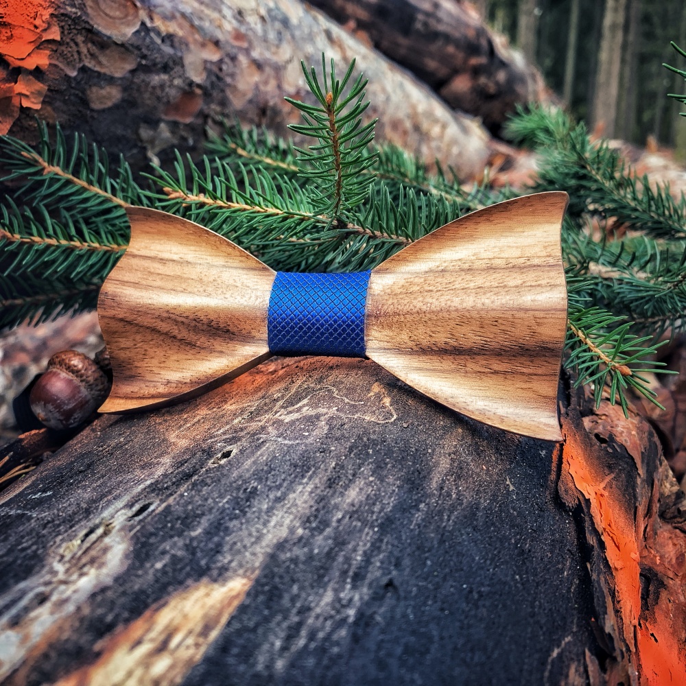 Dřevěný modrý set motýlek Sharp 3D + manžetové knoflíčky + kapesník