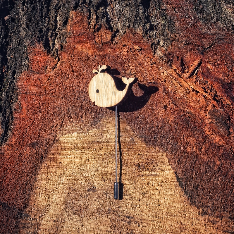 Dřevěná brož Velryba 