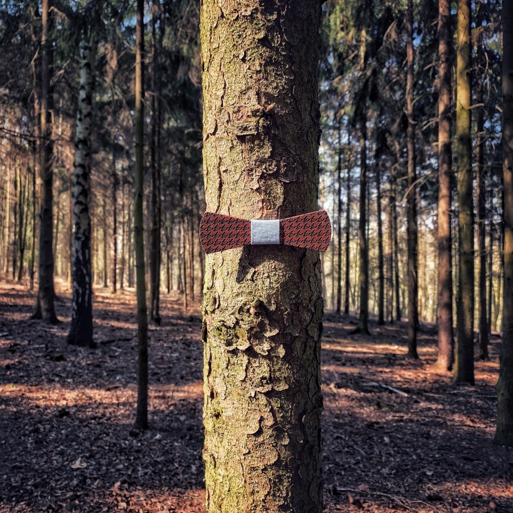 Dřevěný pánský motýlek Mahoosive Doutník Houndstooth - modrásek 