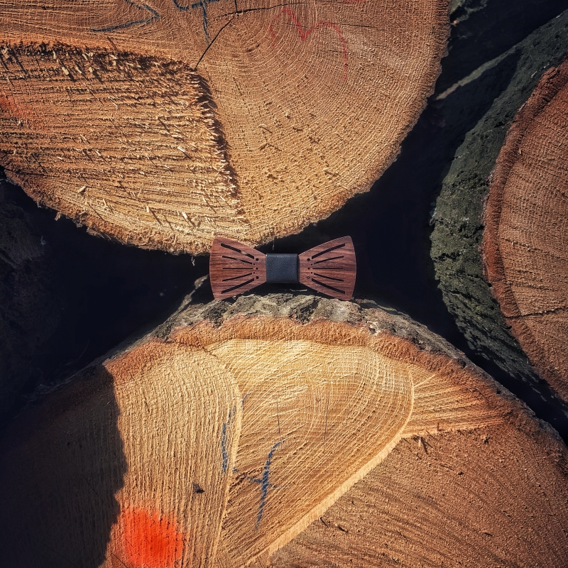 Dřevěný pánský motýlek Cross Leather 