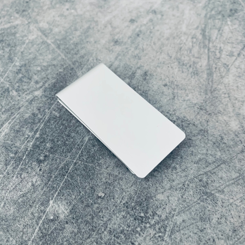 Stříbrná spona na peníze