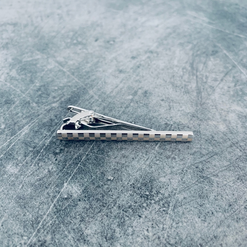 Stříbrná spona na kravatu Šachovnice 