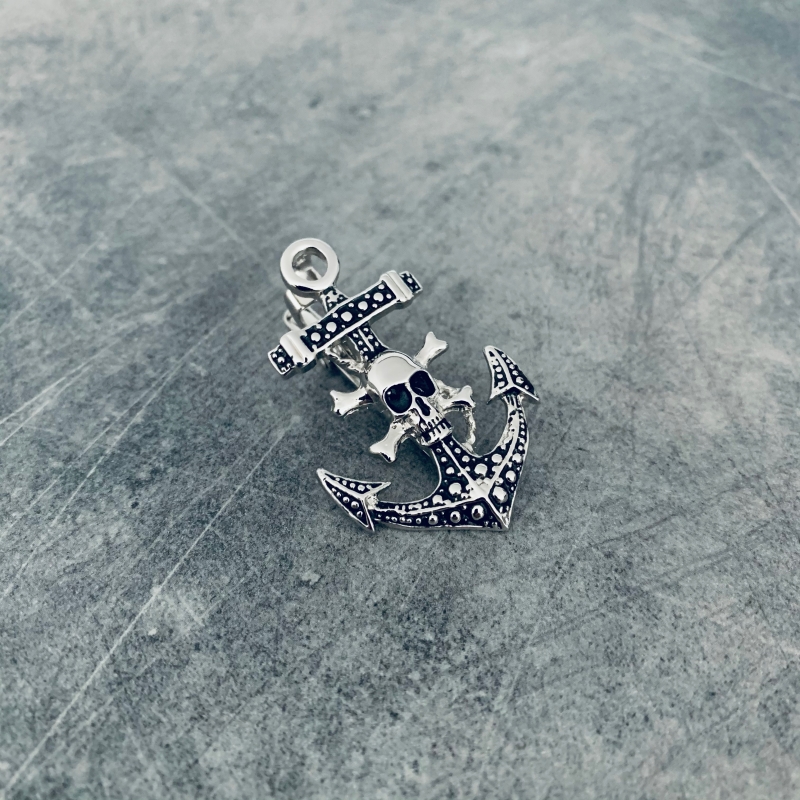 Spona na kravatu Kotva skulls 