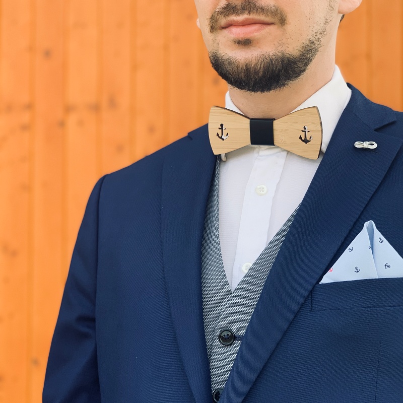 Dřevěný set - motýlek, manžetky + spona na kravatu Kotvy 