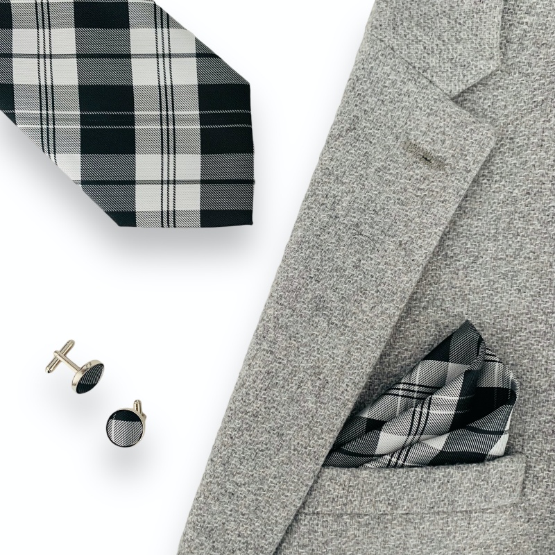 Stříbrno - černý set kravata, kapesník a manžetové knoflíčky Mřížka