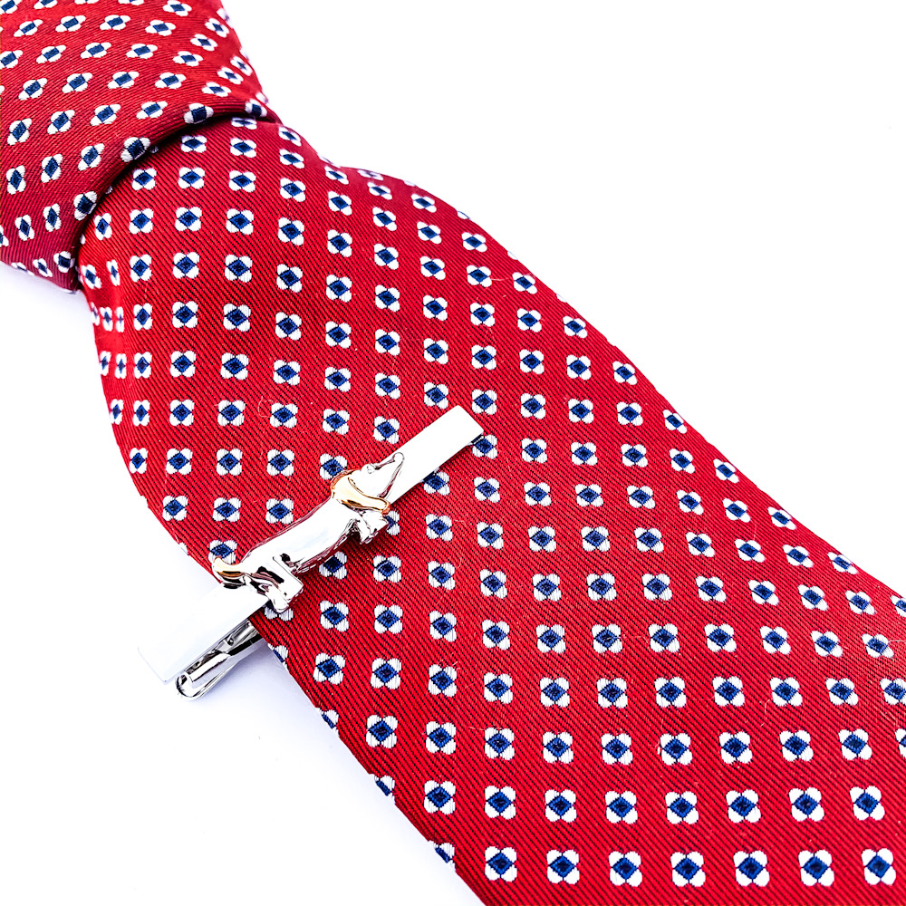 Stříbrná spona na kravatu Jezevčík 