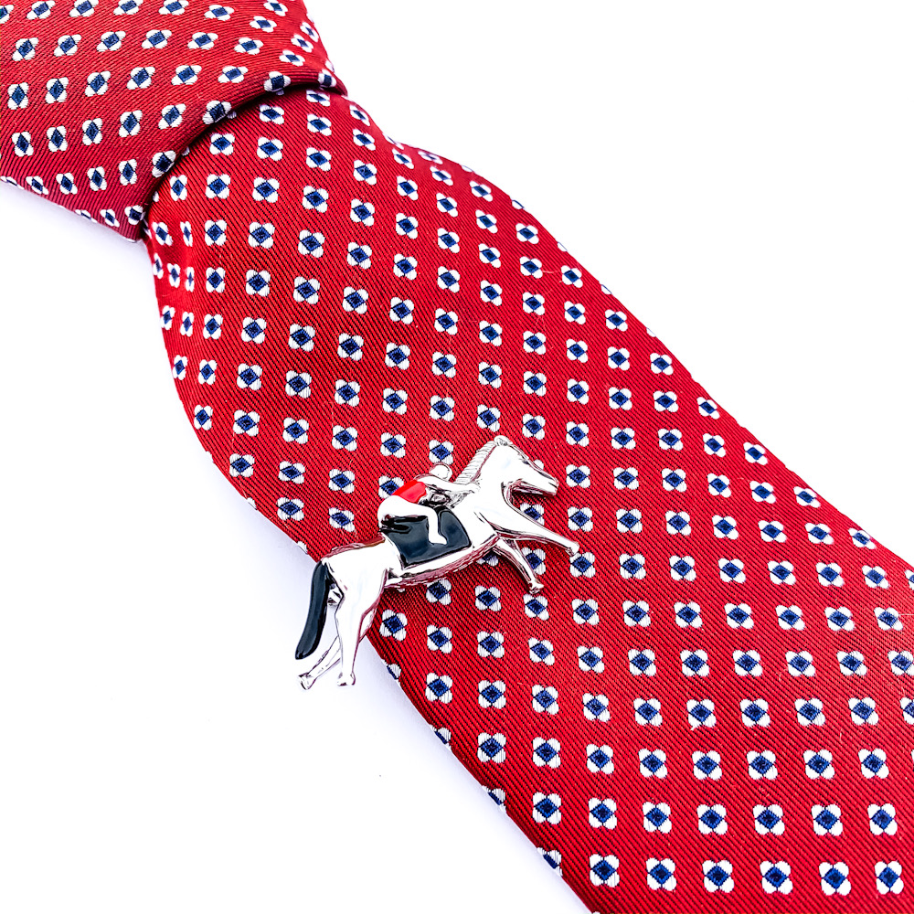 Stříbrná spona na kravatu Dostihový kůň a žokej 