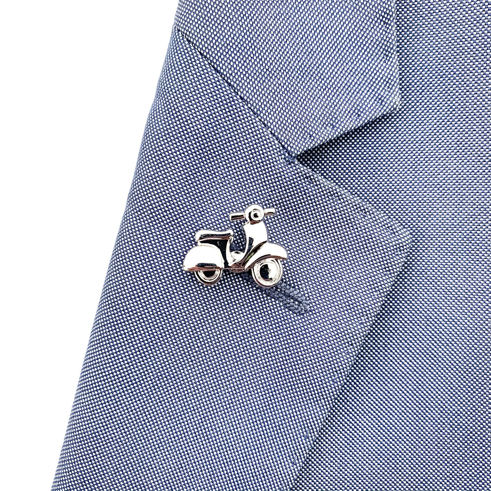 Brož do saka Skútr - stříbrný 