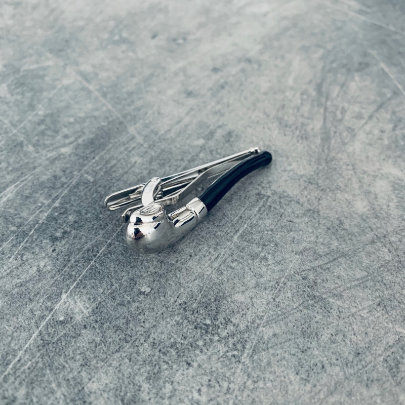 Stříbrná spona na kravatu Dýmka 