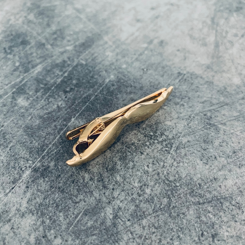 Spona na kravatu Knír zlatý 