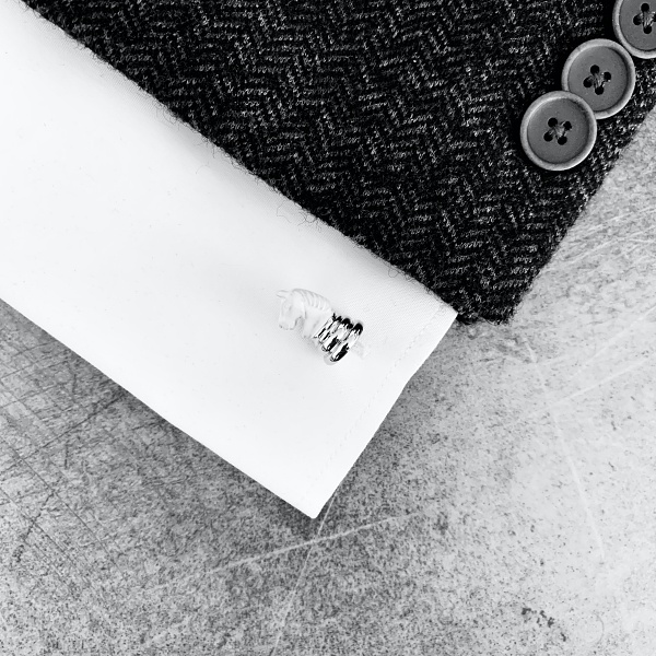 Manžetové knoflíčky Šachová figurka černý a bílý kůň