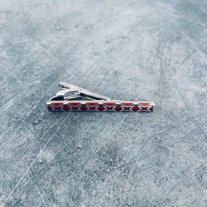 Stříbrno - hnědá spona na kravatu Stars