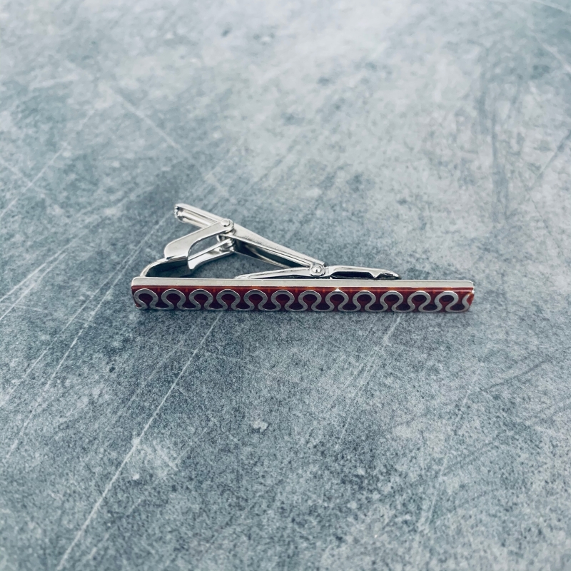 Stříbrno - hnědá spona na kravatu Snake