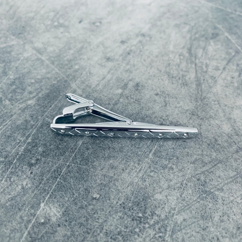 Stříbrná spona na kravatu Crystal Drop 