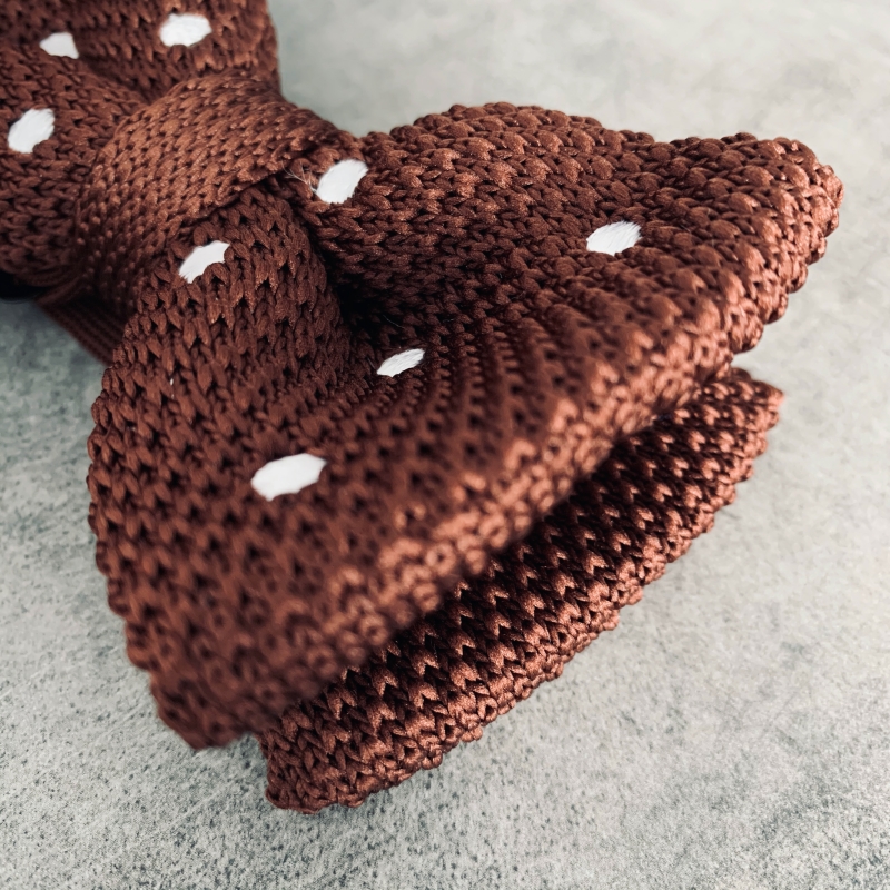 Hnědý pánský motýlek Knit Dot